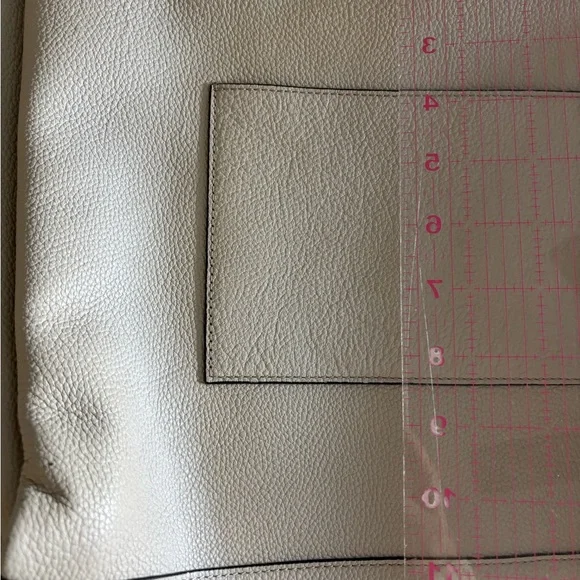 HENRI BENDEL Influencer Pebbled Leather Tote Feather Gray - Picture 12 of 13